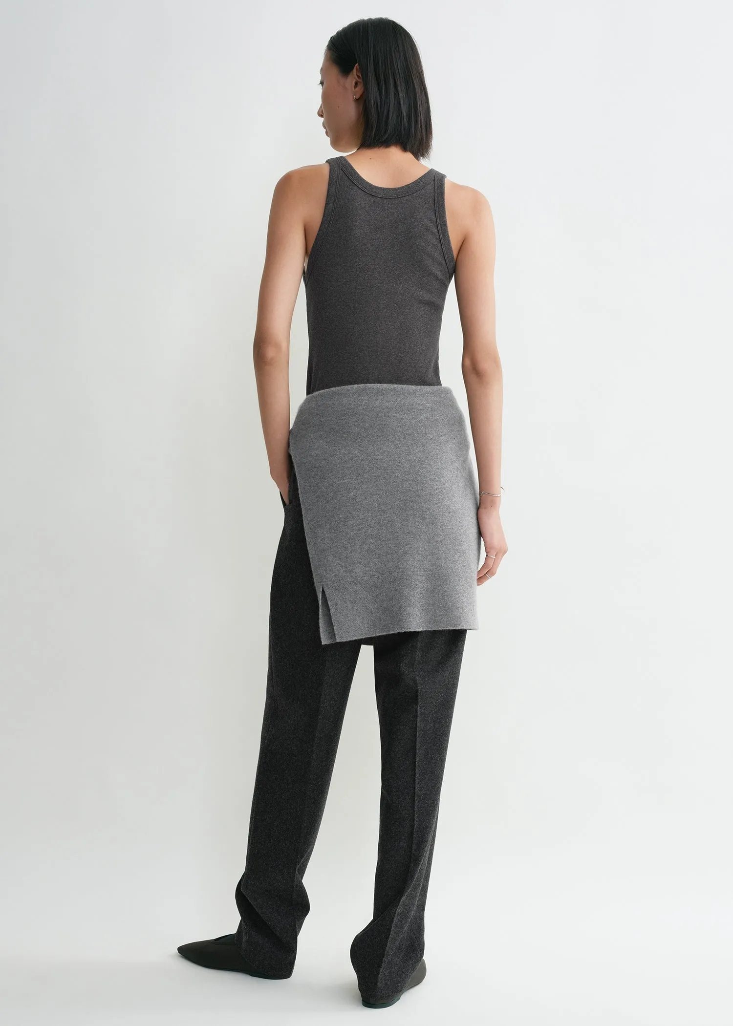 Curved rib tank charcoal melange