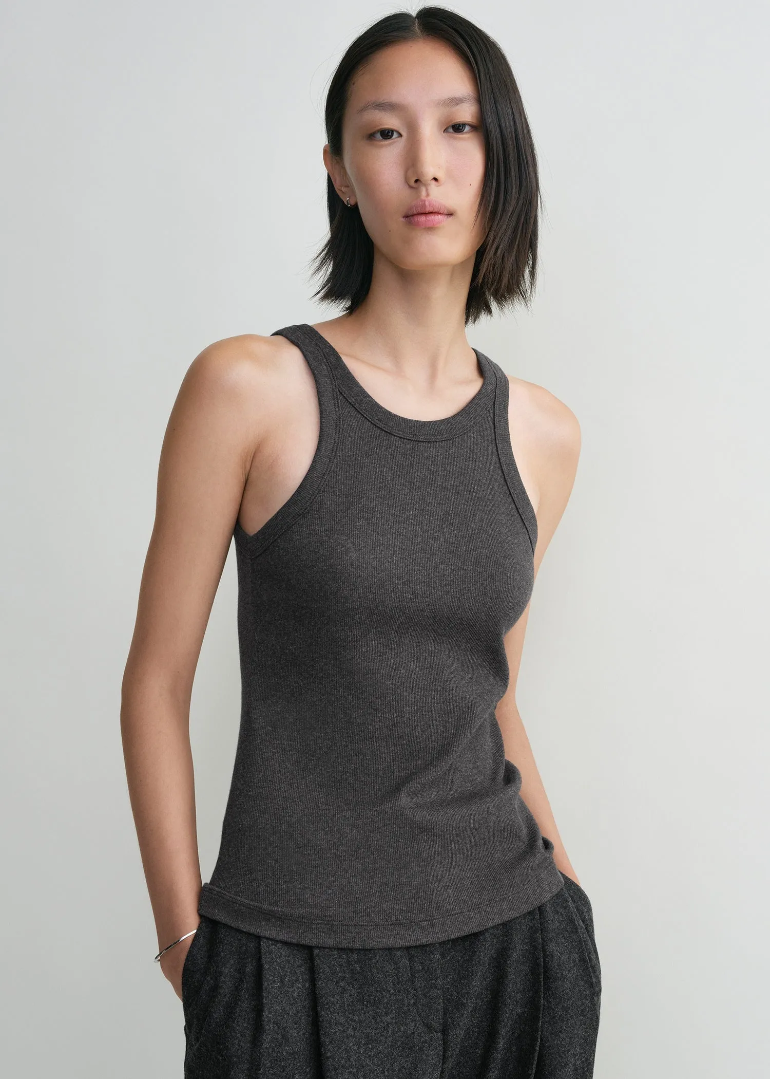 Curved rib tank charcoal melange