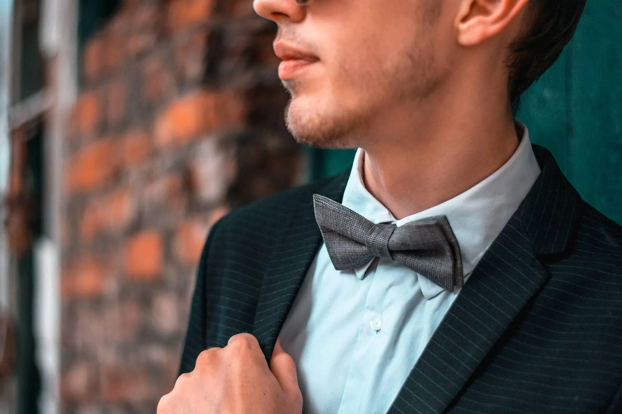 Ivory Linen Pre-Tied Bow Ties & Men's Ties for Groomsmen - Elevate Your Wedding Attire