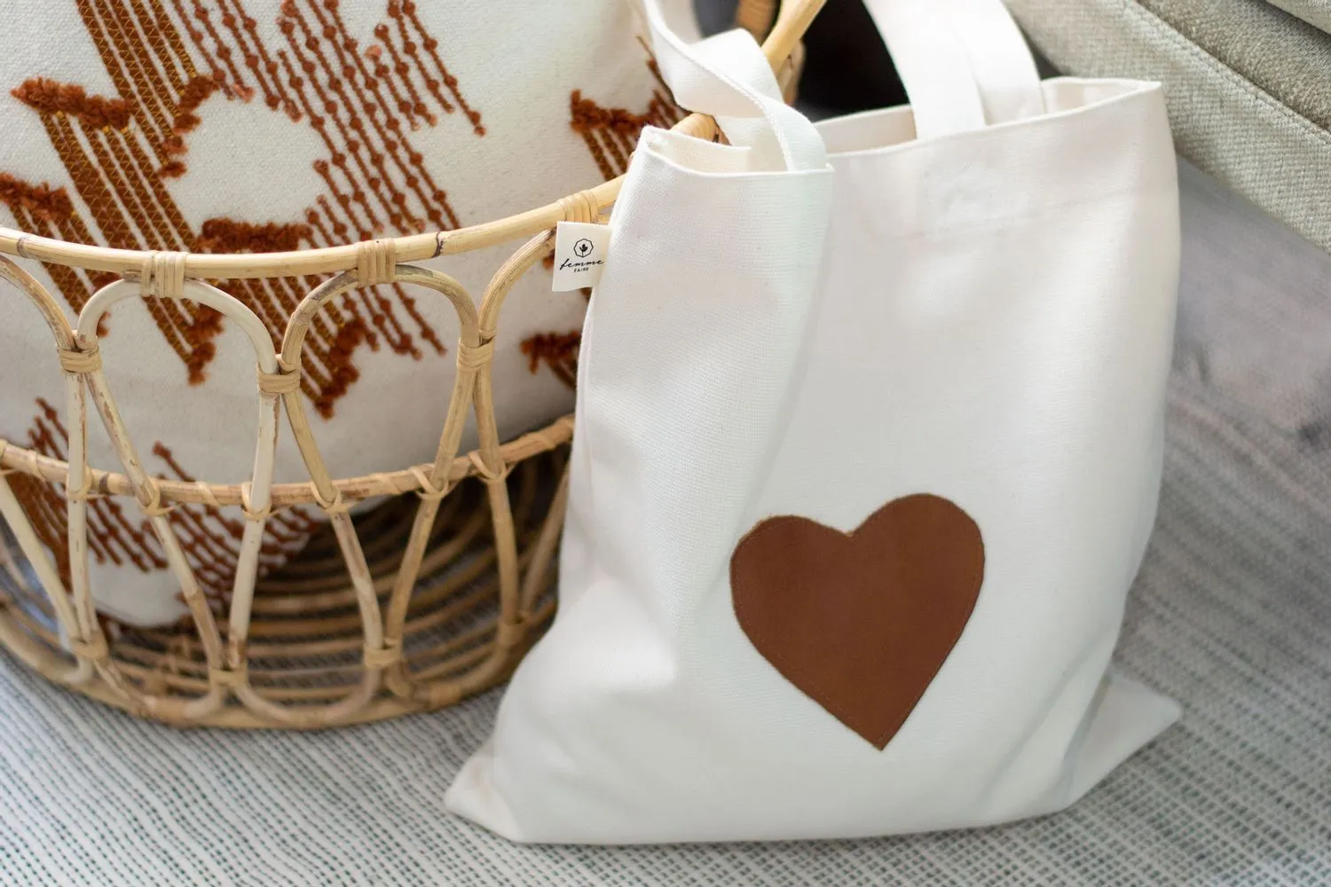 Love Tote-brown