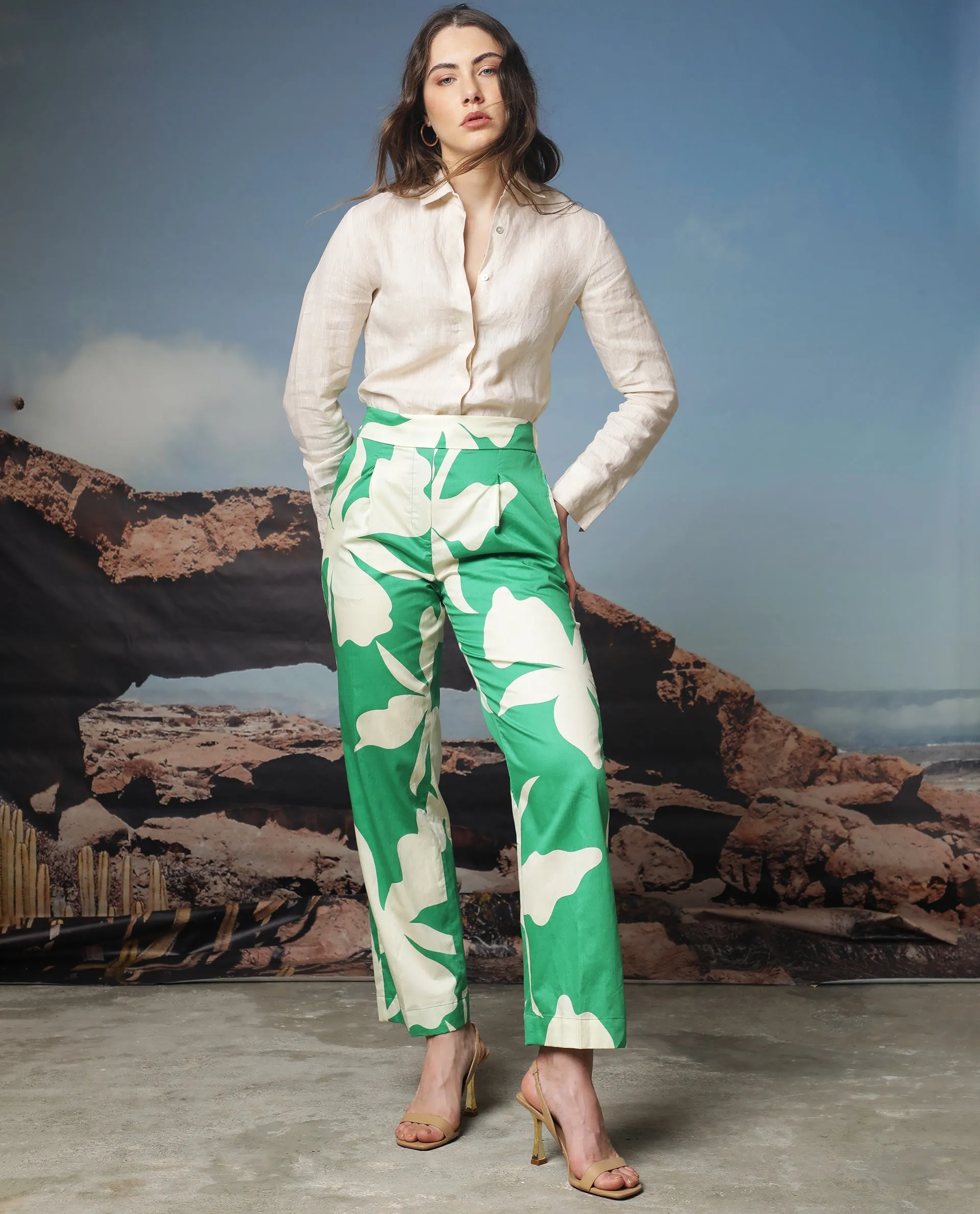 Rareism Women Slag Green Cotton Fabric Relaxed Fit Floral Print Ankle Length Trousers